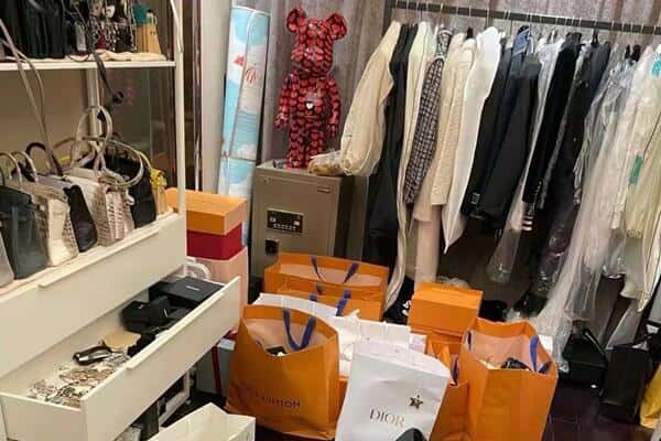 金台区回收一线品牌衣服